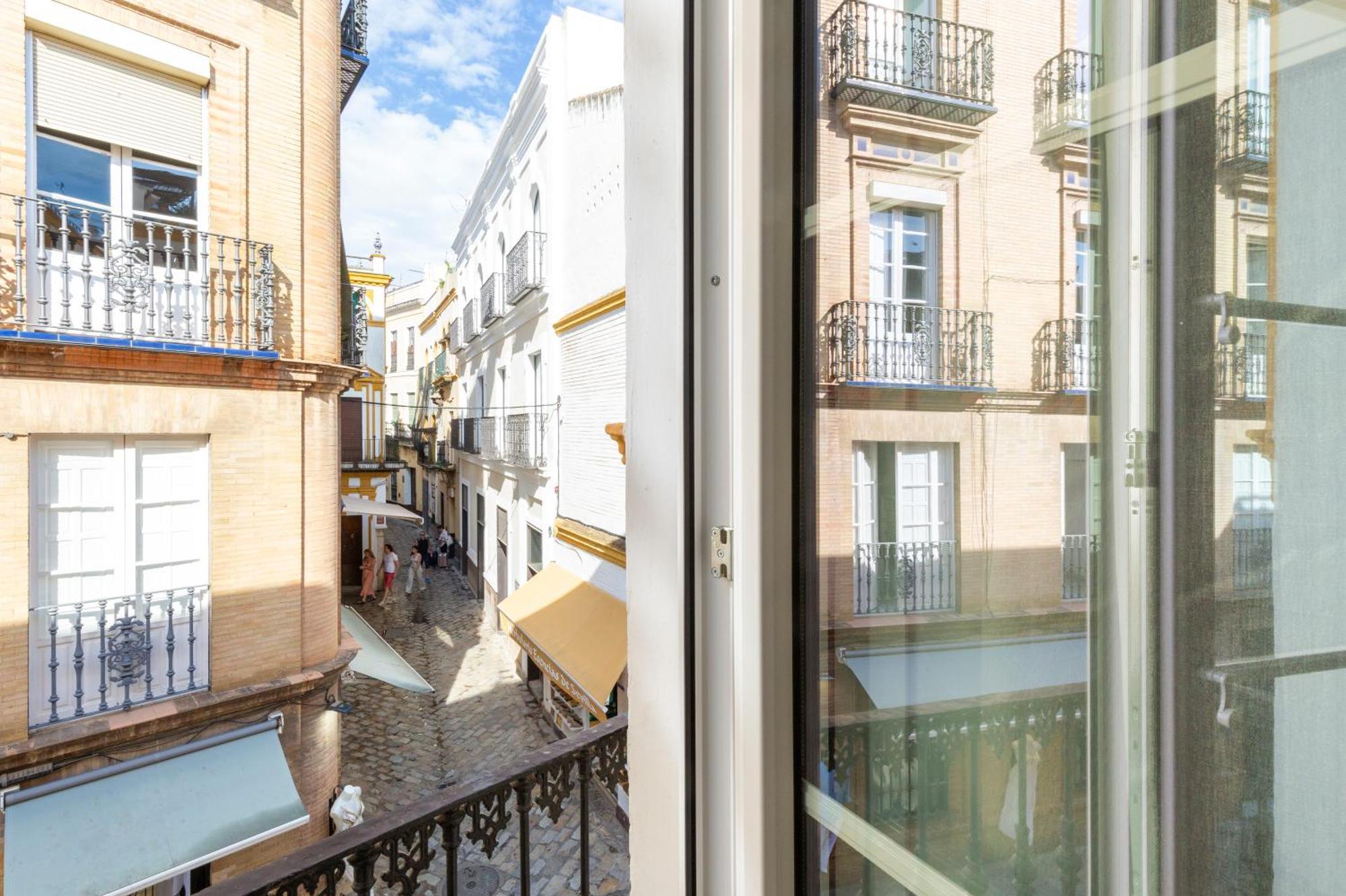 Descubrehome Santa Cruz Private Terrace With Giralda Views Séville Extérieur photo